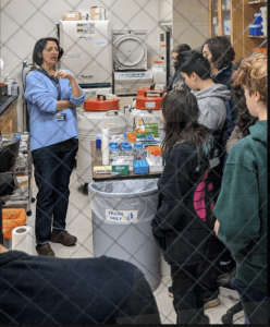 Baker Demonstration School visits Northwestern Lab